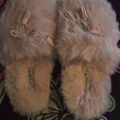 Coach, Zoe Slippers, Pink Fuzzy With Tassels And Signature C Charm FG3148 Size 6