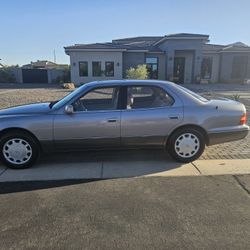 1995 Lexus LS 400