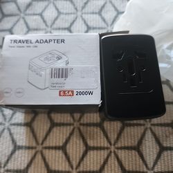 Travel Adapter International Universal 4 USB, 1 C Type Port C 2000w 6.5A