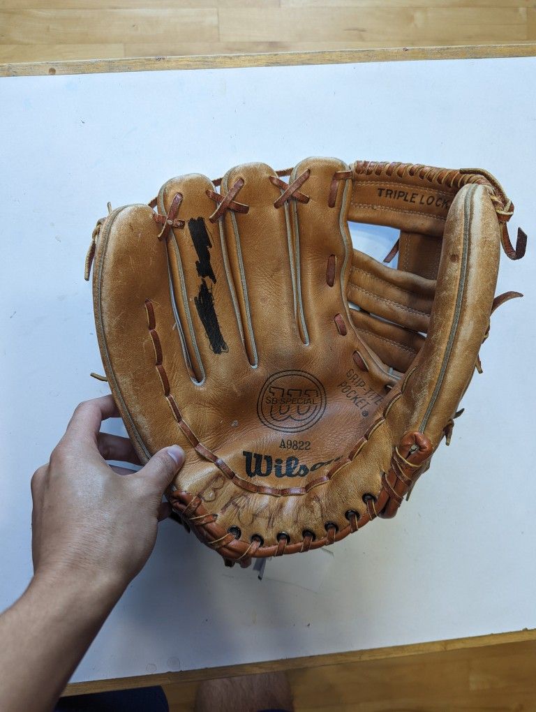 Wilson SB Special Left Hand Throw Leather Baseball Softball Glove A9822 LHT Size 11.5 Inches 