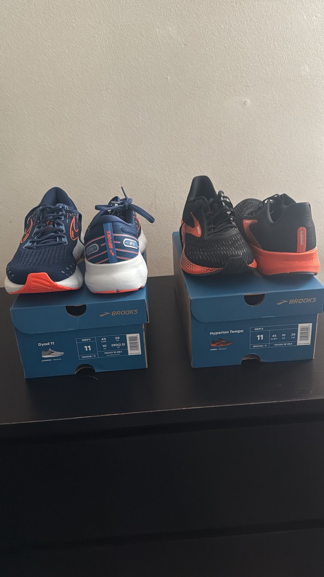 This is a pair of Brooks Men's Glycerin 20 Road Running Shoes in Blue & Black Depths/Palace Blue/Orange.