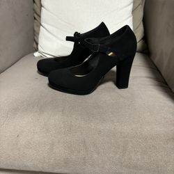 Black Heels Worn Once Size 8 In Great Condition And Comfortable.