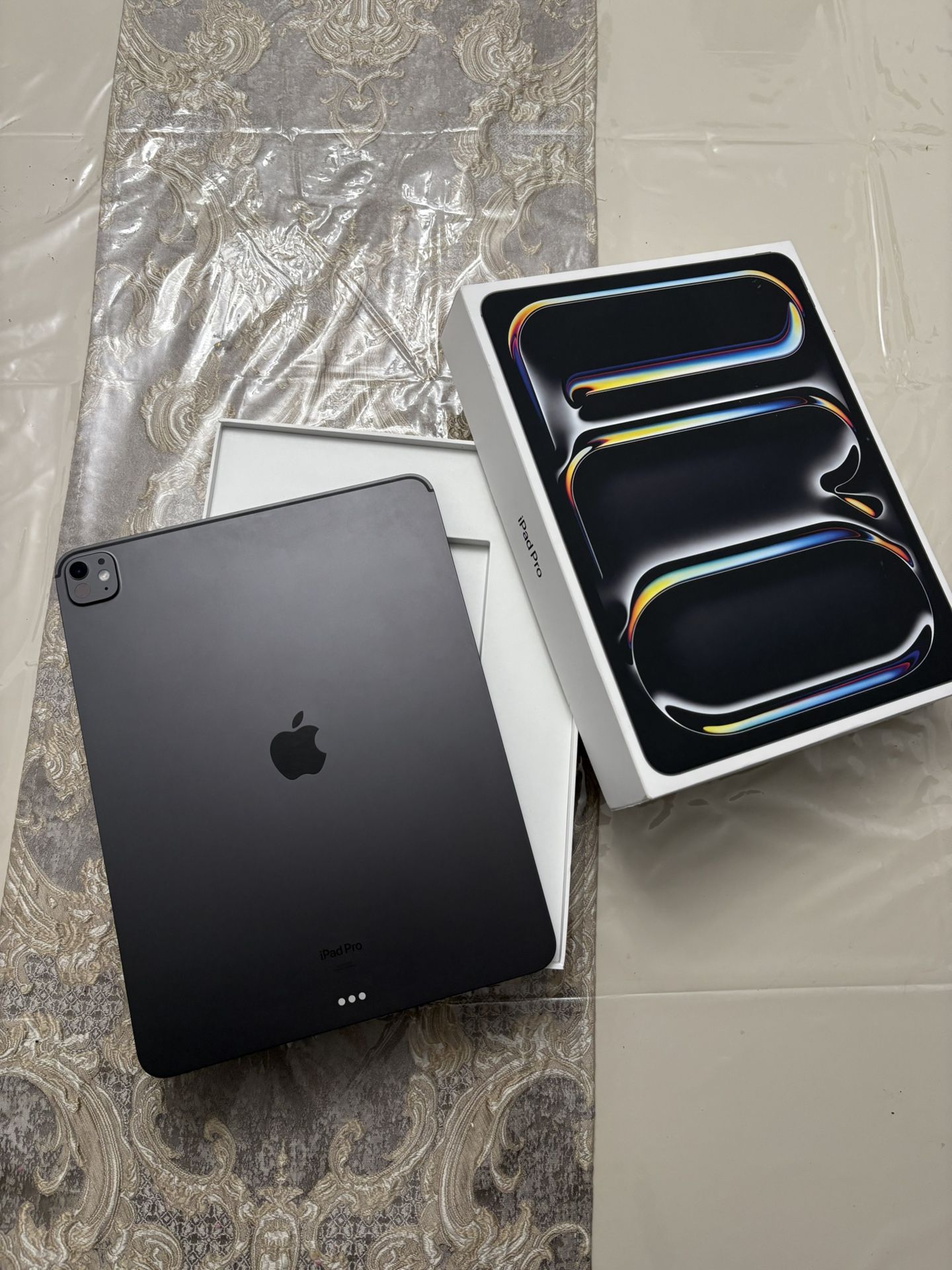 Apple iPad Pro M4 chip 256Gb Built for Apple Intelligence Brand New