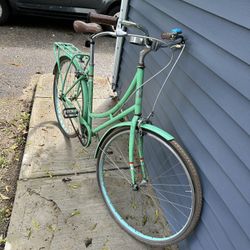 Women , Public bike Vintage 