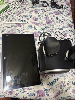 HP Flat Screen Monitor with Subwoofer/speakers
