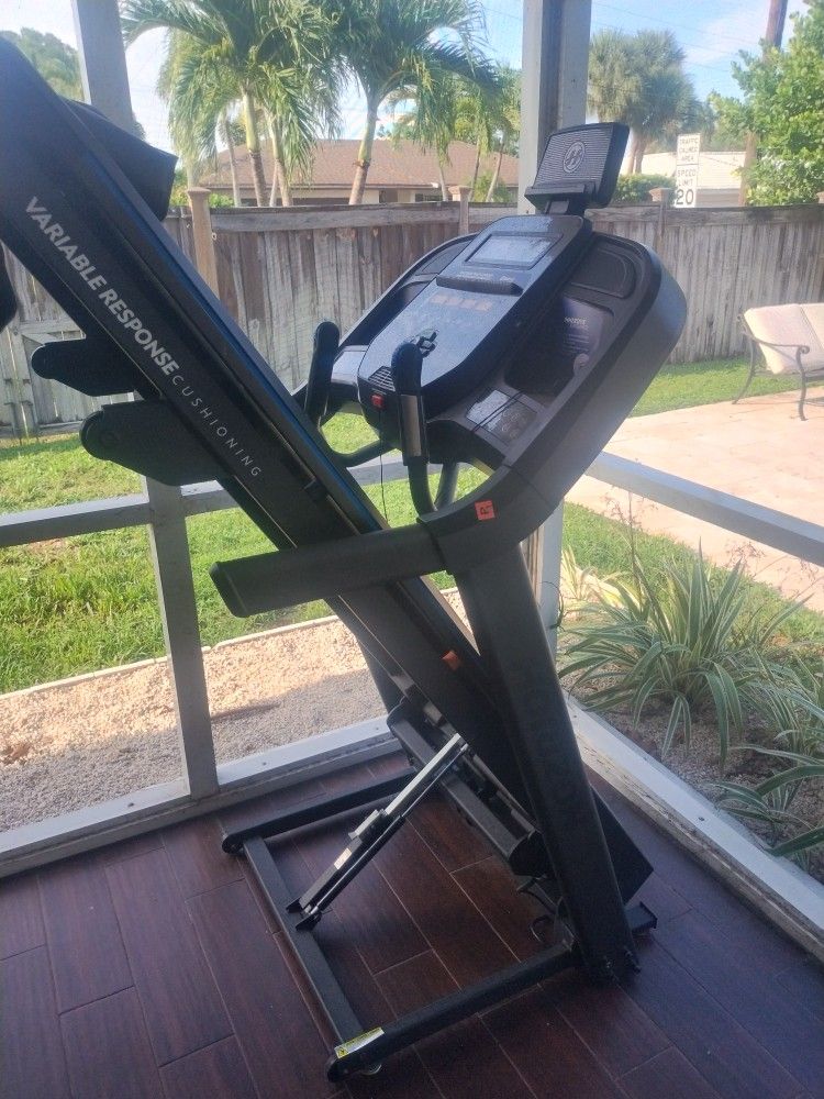 Horizon T101 treadmill