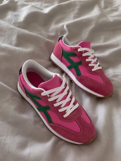 Brand New Pink Sneakers - Women’s Size 7