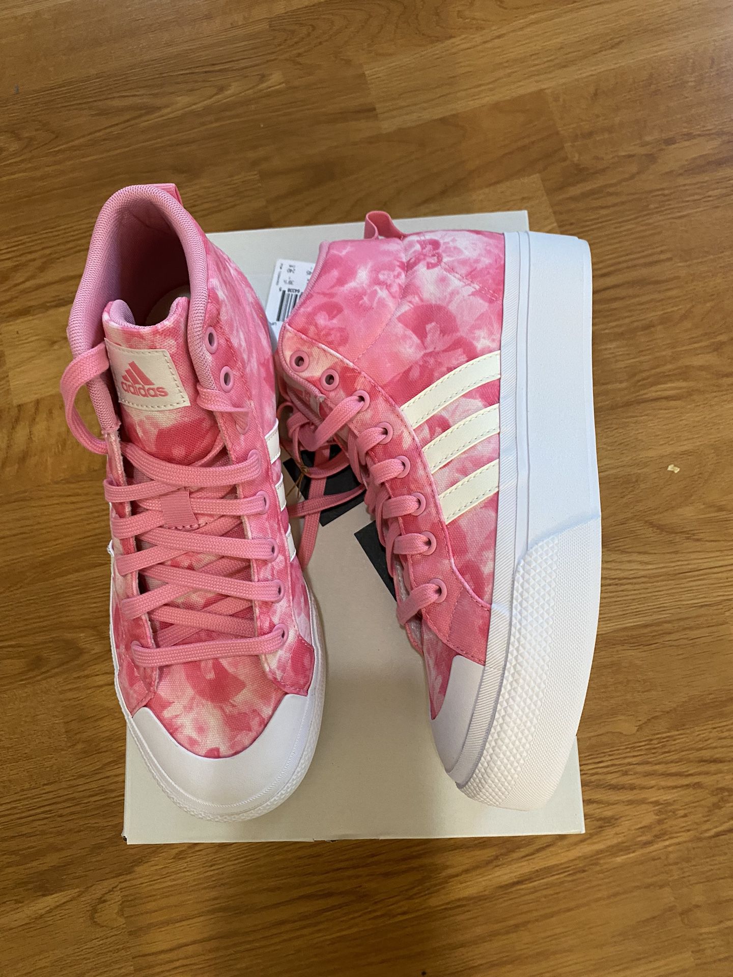 New Women’s Adidas Sz 7, 7.5, 8 Shoes Pink 