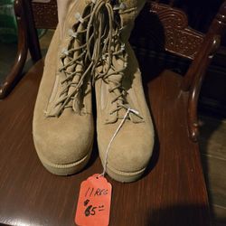 New Men's wellco vibram combat boots,work, construction,oil fields. size:11.. 
Botas Nuevas para  Trabajo