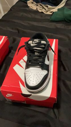 Nike dunk low black & white