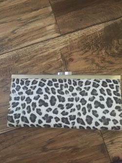 Leopard clutch