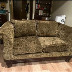 Deep-seated Loveseat