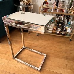 Mirrored C Table 