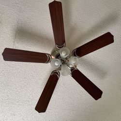 Ventilador De Techo!  Semi Nuevo’!!! 