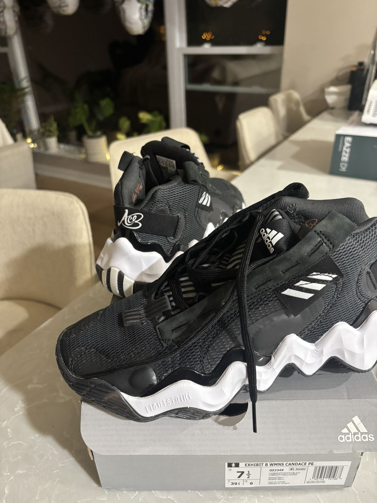 Women’s Adidas, 7 1/2 Exhibit b Candace