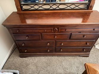 Solid Wood Dresser with Mirror – 9 Drawers