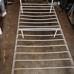white twin bed 