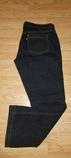 Levi jeans.. Size 16 women's... Like new!