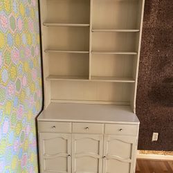 Ethan Allen Vintage White Solid Wood Dresser And Hutch