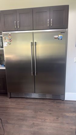 Frigidaire Professional 32" fridge+freezer