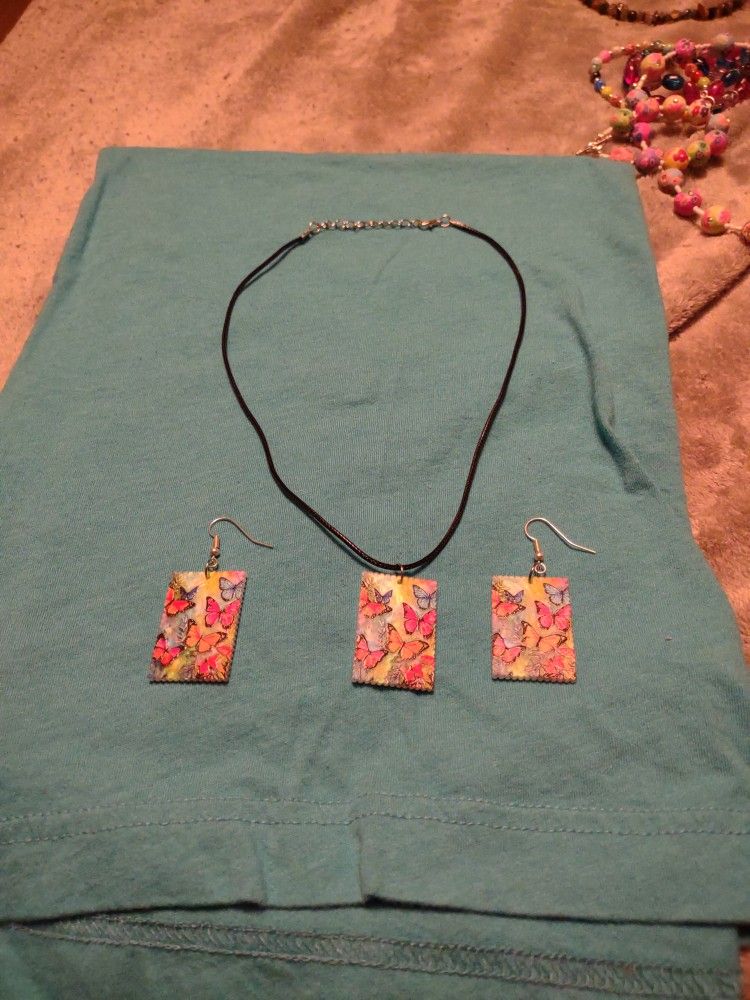 Butterflies In Flight Necklace And Earrings Set