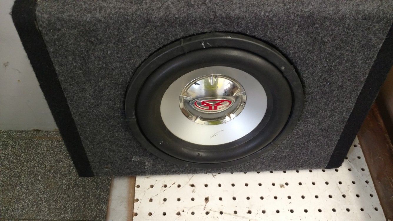 Behind the seat 10 subwoofer