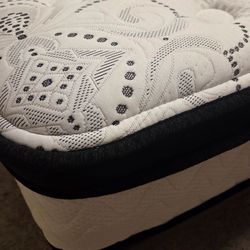 Cal King mattress Signature design by Ashley