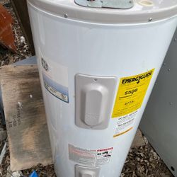 40 Gallon GE Hot Water Tank And 3burnner  Furnus
