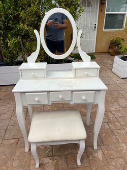 White Makeup Vanity Table Set with Oval Swivel Mirror & Cushioned Stool (5 Drawers)