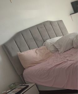 Queen/Full Grey Velvet Upholstered Headboard