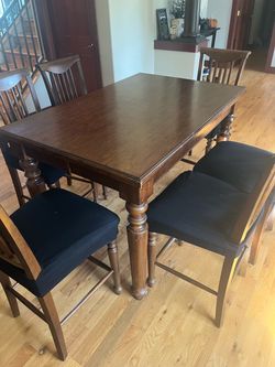 Free dining room table w/6 chairs