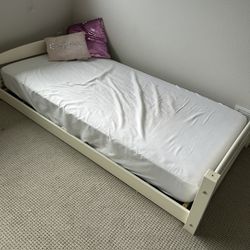 White Solid Wood Twin Bed (toddler Bed)