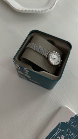 Fossil Pearl Face Stainless Steel Silver Women’s Watch & Fossil Tin Gift Box