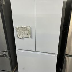 Samsung White 32” Inch Width Refrigerator 
