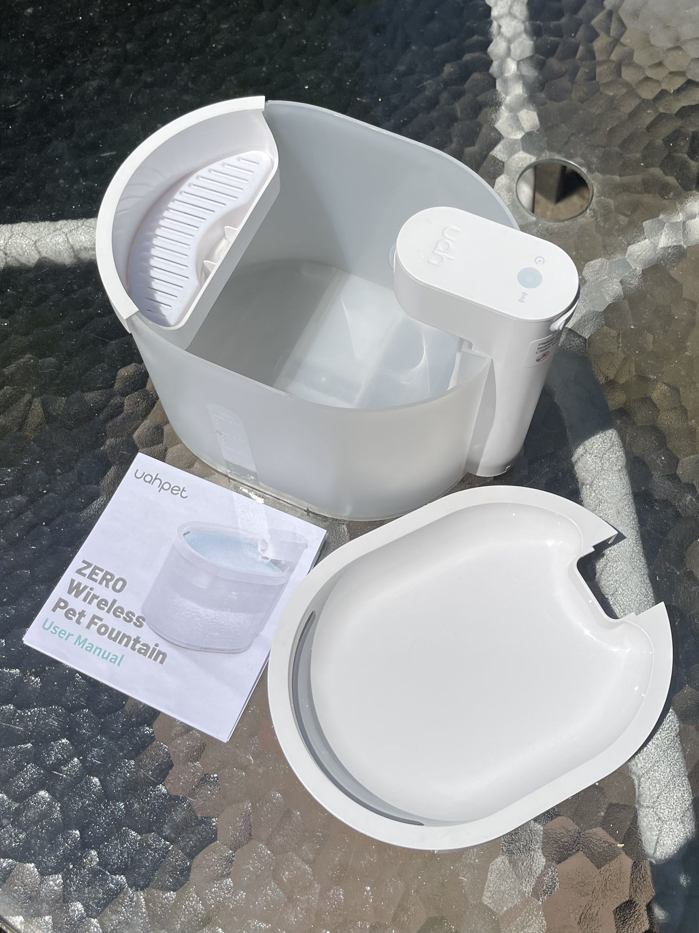 Uah Pet ZERO Wireless Cat Water Fountain - like new