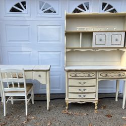 Vintage Off-White Child Vanity Set