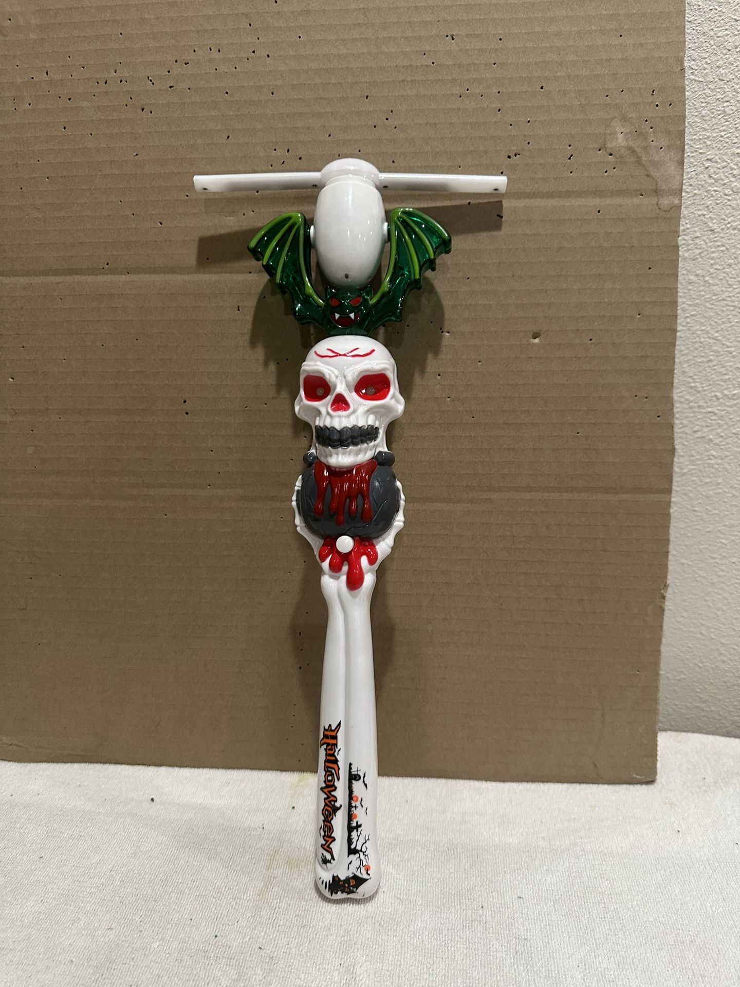 Halloween  Light   Up &  Spin Windmill   Wand    Top W  Skull  Design As A Bat