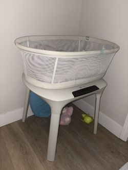 4moms- Mamaroo Sleep Bassinet + Smart Swing