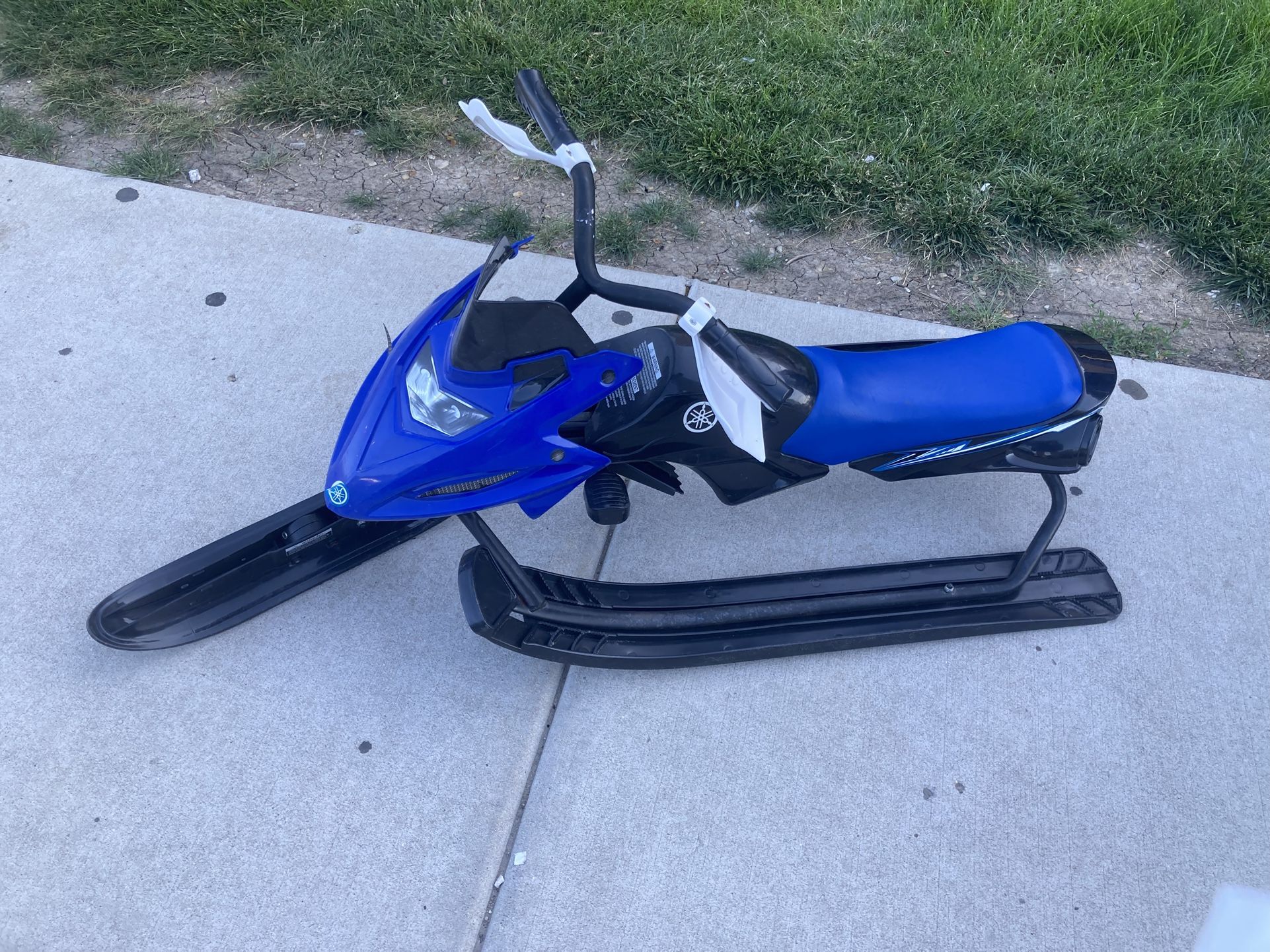 Kids Snow Sled With A Steering Wheel And Breaks