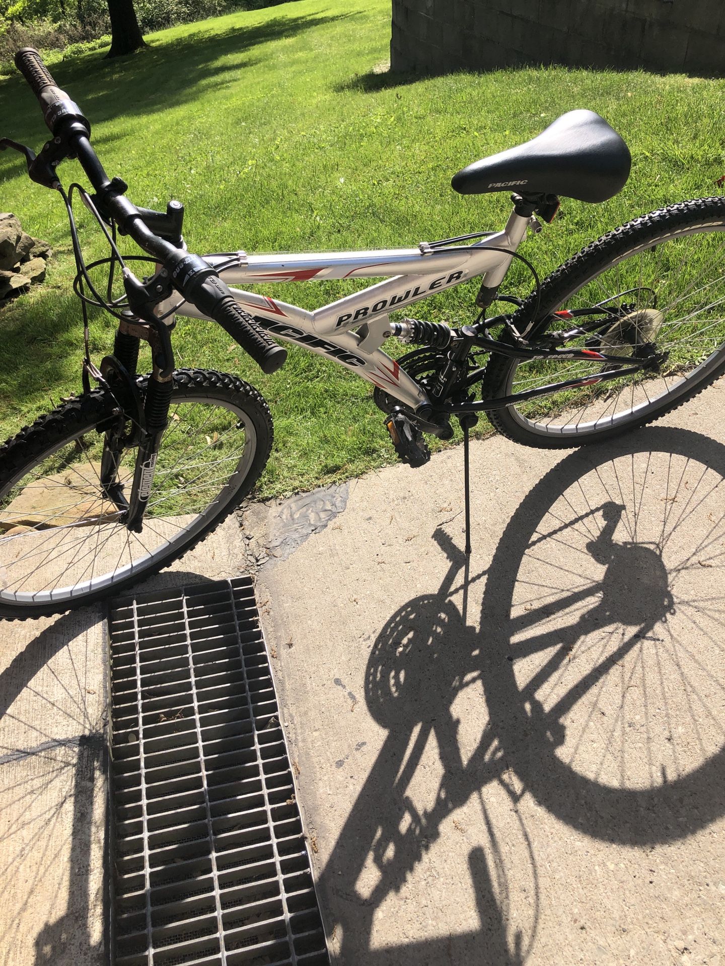 Pacific Prowler 18 Speed Mountain Bike