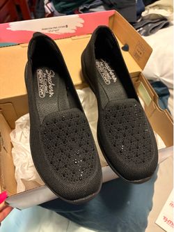 Black Women’s Sketchers slip-on size 7.5