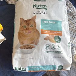 Nutro wholesome essentials, indoor cat food, chicken and brown rice 14 pound bag new