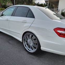 Mercedes Benz E350, Clean Title, Registered, Smogged, 22"rims, Runs And Drives Great 