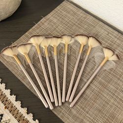 9 Piece Facial Fan Mask Brushes ✨new
