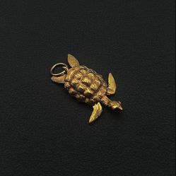 9k solid yellow gold turtle pendant charm