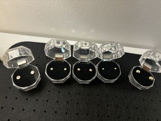 Gold Earrings 10k/aretes 10k 