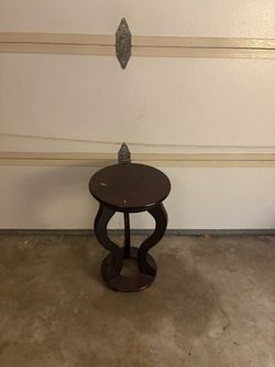 Small brown circled table top