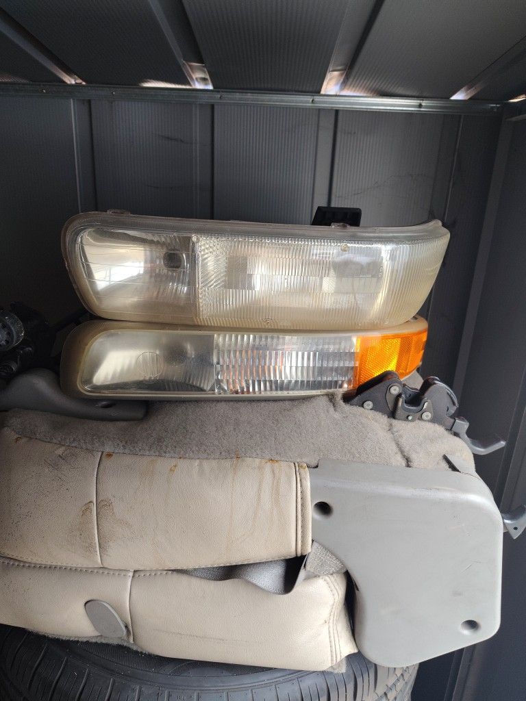 Tahoe Headlights And Turn Signals