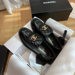 Chanel shoes black 