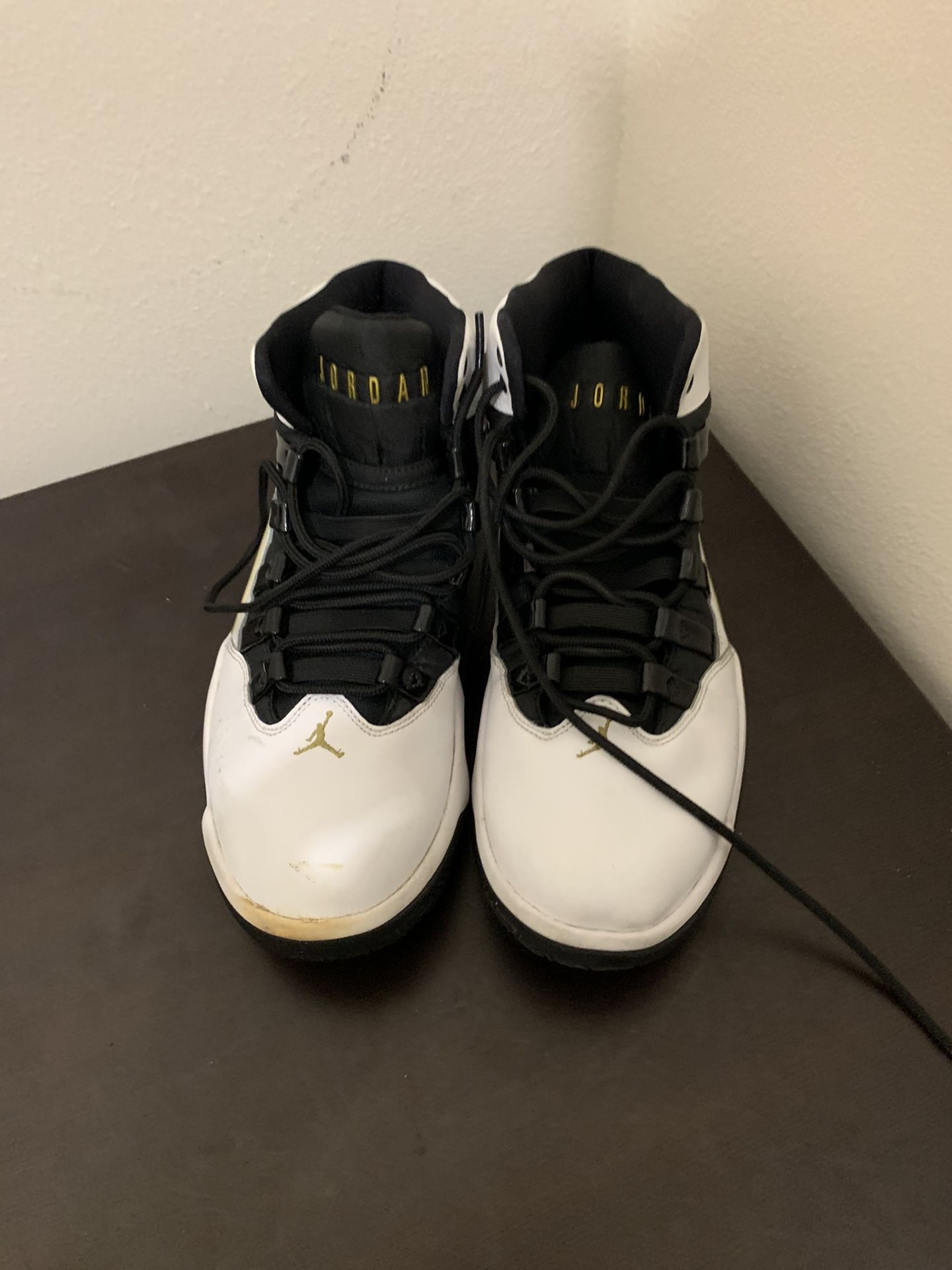 Nike Air Jordan Max Aura White Black Gold AQ9084 107 Basketball